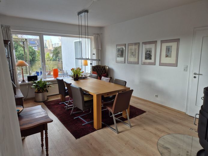 Großes Einfamilienhaus mit Einliegerwohnung in Groß-Buchholz, sehr ruhige Lage – Esszimmer