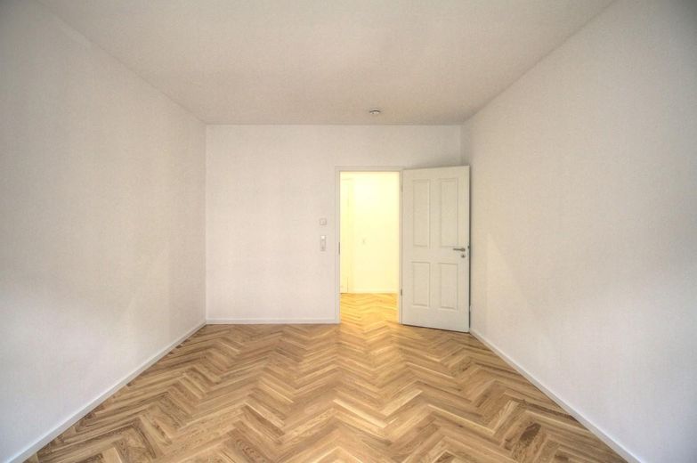 Neu sanierte 2-Zimmer-Wohnung mit Luxus-Einbauküche und Balkon – फोटो 11