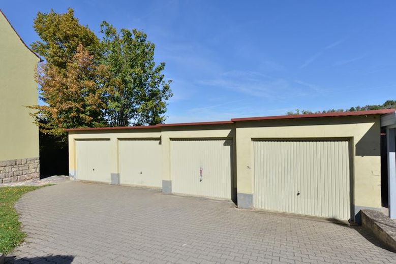 2,5 Zimmer.  |  2 Garagen. |  Bezugsfrei.  |  Und das im oberen Frauenland. – Foto 10