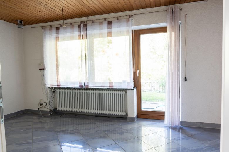 Exklusives Einfamilienhaus in traumhafter Flusslage - Wohnen, wo andere ihre Freizeit verbringen – Büro EG