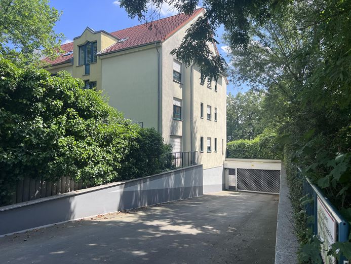 Einzel-Tiefgaragenstellplatz in Leipzig- Gutshofstr. 1-9 – Einfahrt