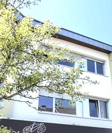 Apartamento de 2 habitaciones, aprox. 92 m², con balcón – Foto 1