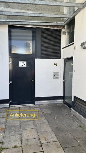 Gewerbefläche im Erdgeschoss mit Lagerkeller (provisionsfrei) – Zugang Laden
