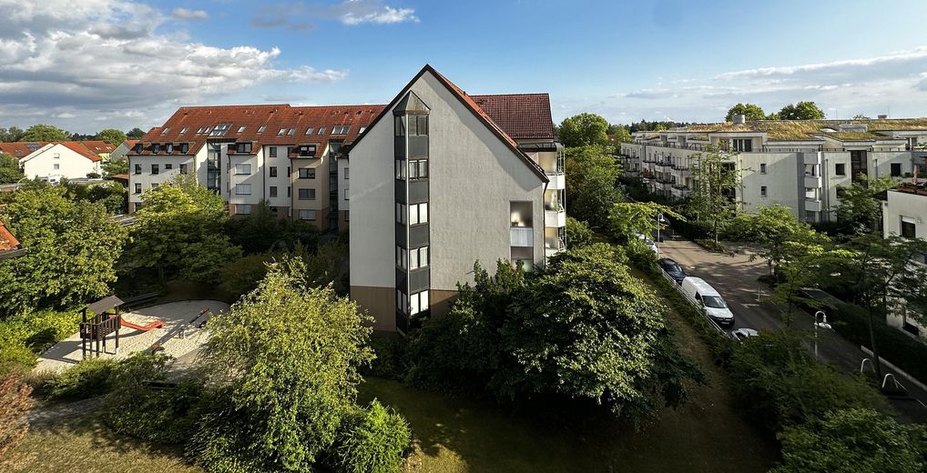 Gemütliche 3-Zimmer-Wohnung mit cleverem Extrazimmer und Garage – Blick aus Wohnzimmer