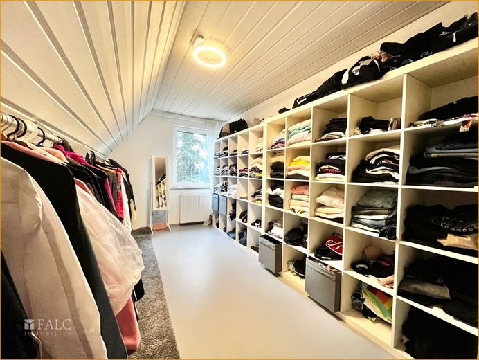 Kleiderschrank? Home-Office? Kinderzimmer?