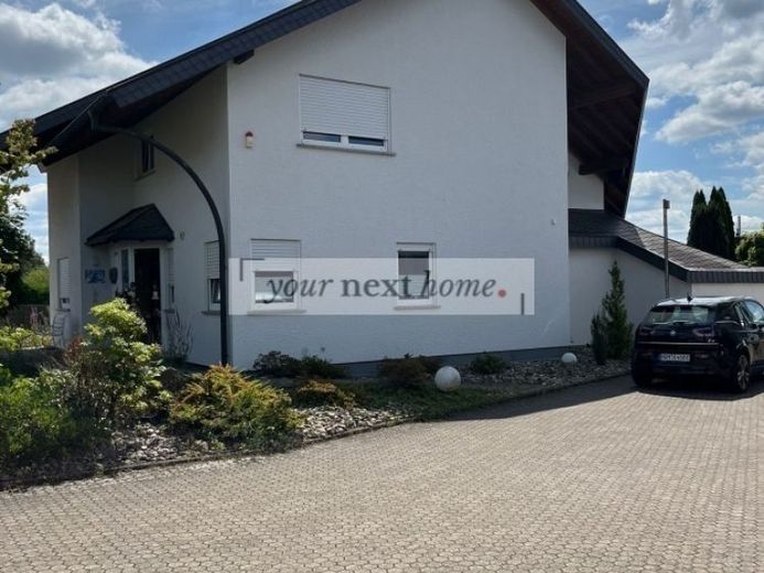 Freistehendes Einfamilienhaus mit kleinem Grudnstück – Foto 1