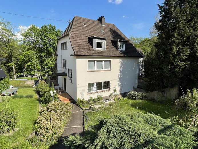 2 MEHRFAMILIENHÄUSER MIT 6 WOHNEINHEITEN + GROSSZÜGIGE GEWERBFLÄCHE - IM ZENTRUM VON GUMMERSBACH - – Hindenburgstr 57