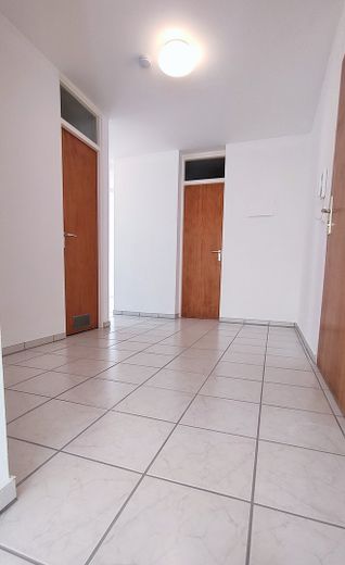 3 Zimmer Wohnung mit Gartenbenutzung – Flur
