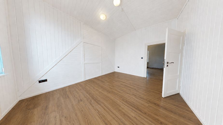 Helle 5-Zimmer-Wohnung im 1. OG – renoviert, neue Küche, Vollbad, Keller – Foto 8