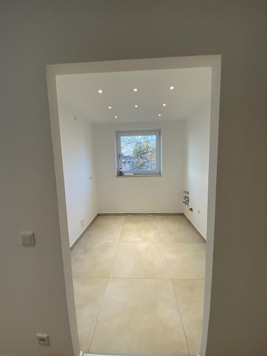 Kernsanierte 3-Zimmer-Wohnung mit Balkon,2 WCs & Luxusbad-barrierefreiem Zugang – Foto 13