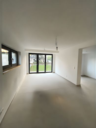 Hochwertig modernisiertes Einfamilienhaus in begehrter, stadtnaher Lage (provisionsfrei, Erstbezug) – Esszimmer