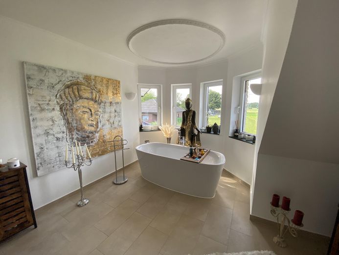 Exklusives Einfamilienhaus mit Wellnessgarten – Wohnen auf höchstem Niveau – Badezimmer