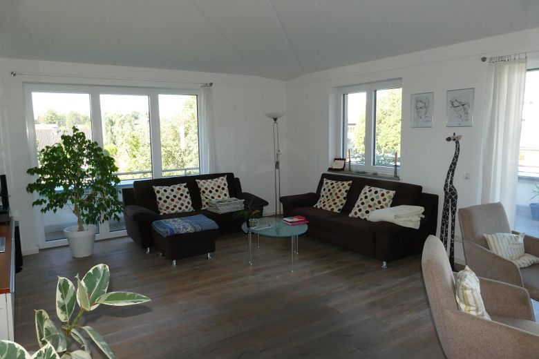 PROVISIONSFREI! Exklusives 4-Zimmer Penthouse in ruhiger Lage in Rosenheim Süd – Wohnbereich