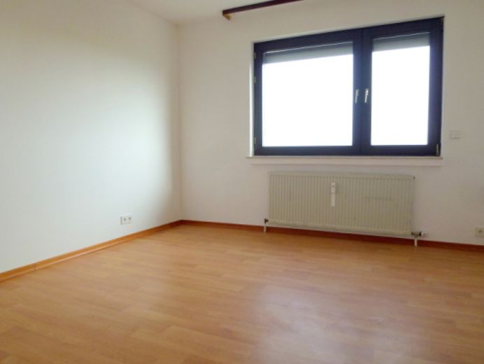 100 m² | Provisionsfrei | Dachgeschoßwohnung | Weitsicht über Felder und Wiesen – Zimmer2
