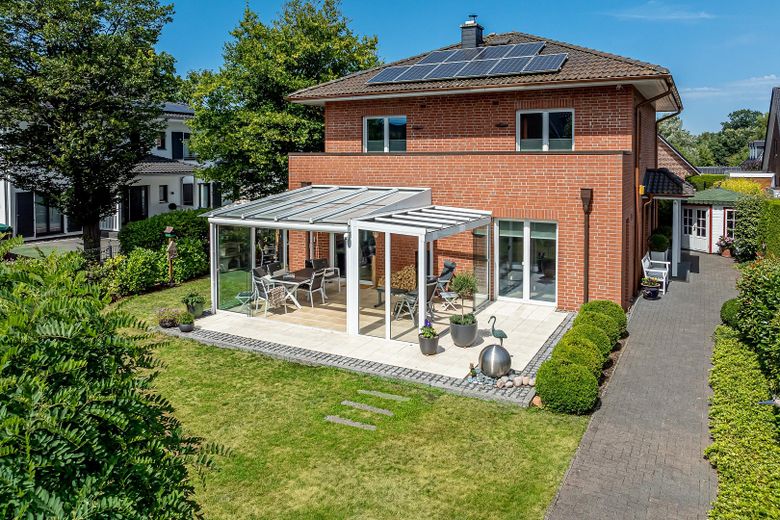 STADTVILLA am westlichen Stadtrand von Hamburg direkt am Forst Klövensteen – Foto 3