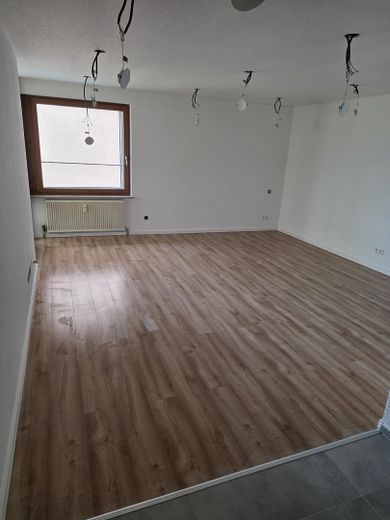Frisch renovierte 1-Zimmer-Wohnung mit Wintergarten & Stellplatz in Ludwigsburg-Neckarweihingen – Foto 6