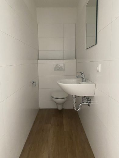vivir en el centro de Weilheim, piso de 5 habitaciones a estrenar – Gäste WC