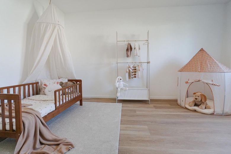 *Einziehen und wohlfühlen* - Ihr stilvoll renoviertes energieeffizientes Reihenhaus in WF – Kinderzimmer Obergeschoss