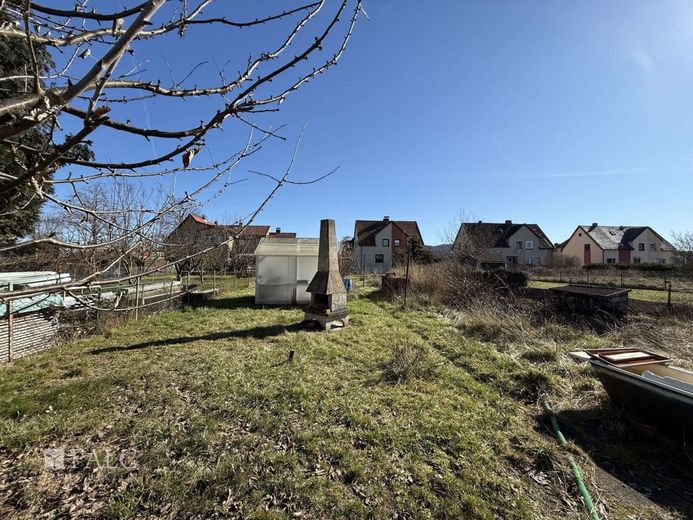 RESERVIERT***Kleine Doppelhaushälfte mit großem Grundstück und Entwicklungspotenzial – Garten