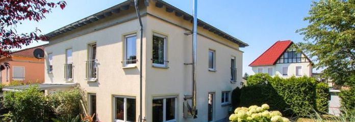 Modern semi-detached house in Weinböhla, approx. 131 m² living space, 5 rooms, fitted kitchen, cellar, ***COMMISSION-FREE***