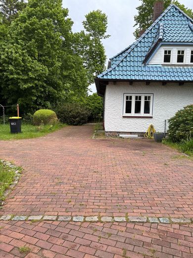 5059m² Baugrundstück (teilbar) mit zauberhaftem, kleinem Haus! – Stellplatz