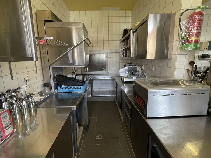 Restaurant mit Veranstaltungsraum, traumhaften Biergarten und Wirtewohnung zu verpachten – Gastro-Küche