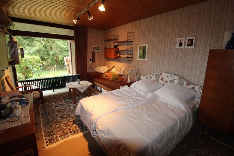 Individueller Flachdach-Bungalow mit Doppelgarage &amp; Parkähnlichem Grundstück in Schiffdorf-Sellstedt – 12 - Schlafzimmer 3 mit Terrasse