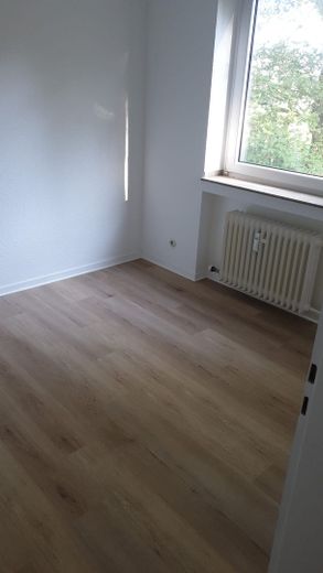 Schöne, frisch renovierte 3-Zimmer Wohnung in Köln-Seeberg-Süd, 1 Etage – Kinderzimmer oder Büro