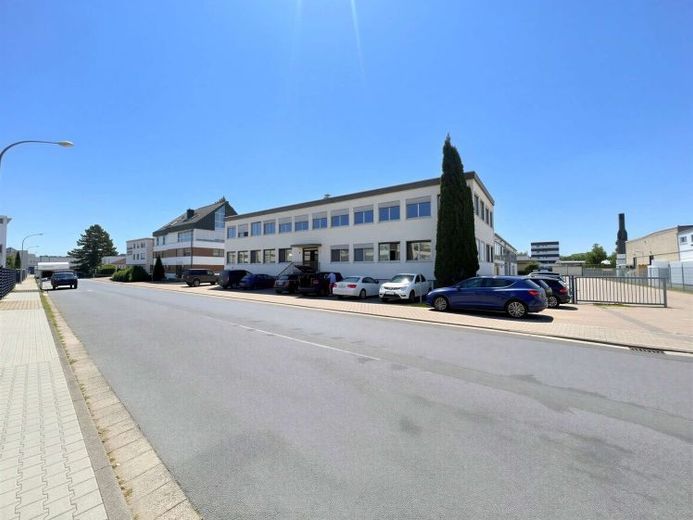 129 m² Bürofläche ** RENOVIERT** im UG. in Dietzenbach zu vermieten – Foto 1