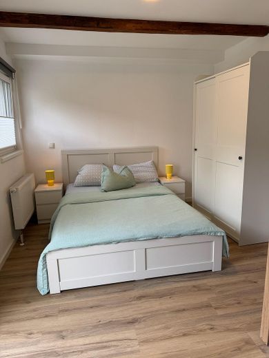 Voll möbliert: Brandneue, liebevoll eingerichtete Wohnung mit großer Terrasse und Garten in Dresden – Schlafzimmer