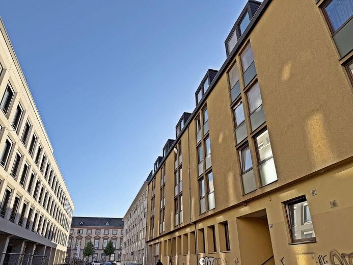 Ihr neues Zuhause direkt am Uni Gelände! Möbliert, Strom inklusive, sofort einziehen! – Gebäude