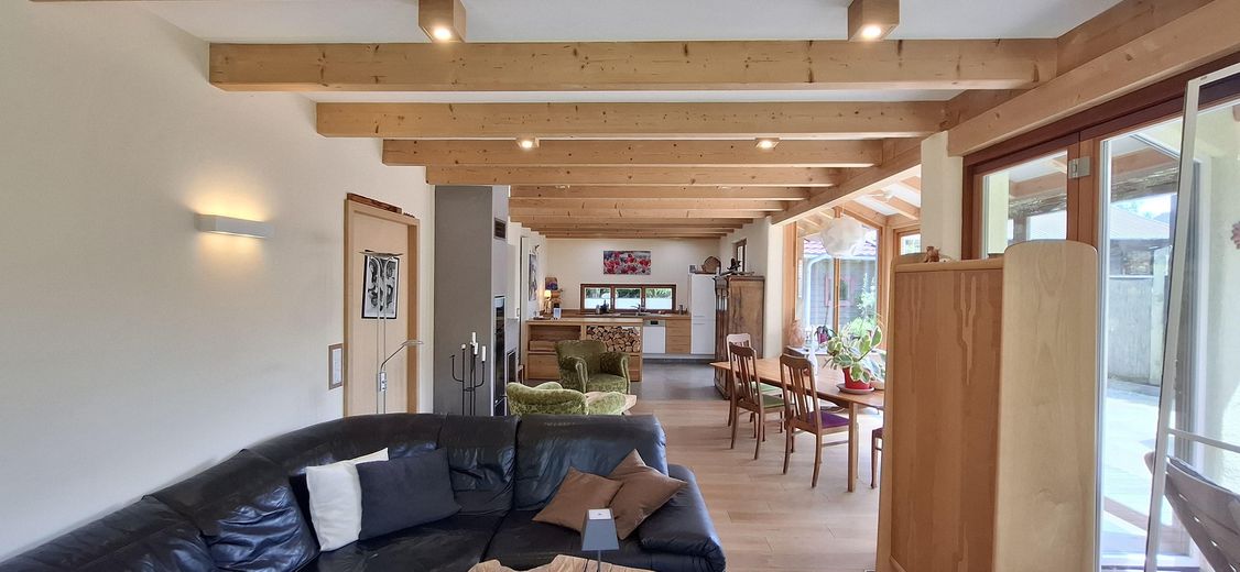 Arrivare. Respirare. Sentirsi a casa. Casa d'architetto in costruzione ecologica in legno – EG Wohnen