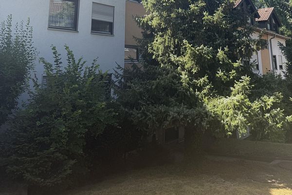 Appartamento di 2 locali con posto auto da privato