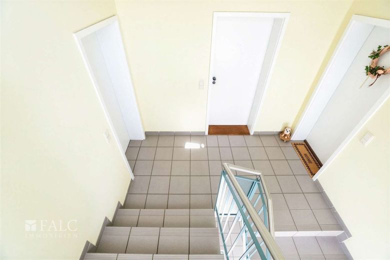 Schöner Wohnen mit 3ZKB in Homburg- Erbach! – Wohnungseingang