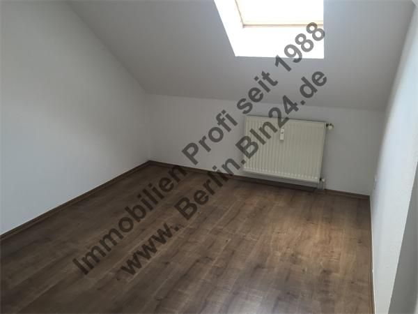 Wohnung mieten - -- Dachgeschoß Duschbad - ruhig schlafen zum Innenhof – 2-27.02.2016 081