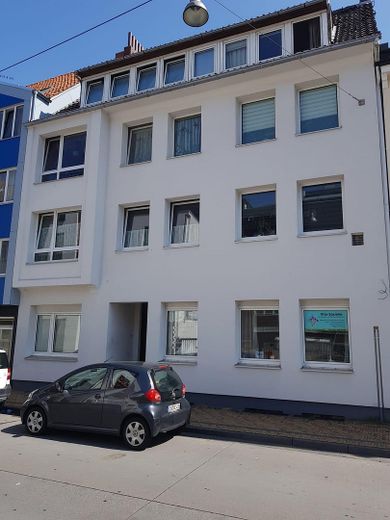 2 Zimmerwohnung in Bestlage - WG-Geeignet!!! Übernahme Möbel möglich – Foto 2