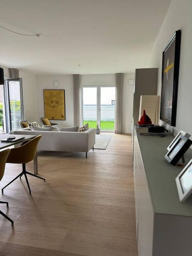 Alternative zum Reiheneckhaus – Terrassenwohnung mit Neubaukomfort – Wohn-Essbereich