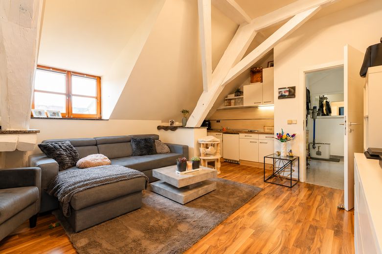 RENDITEOBJEKT* PERFEKT SANIERT* 6 EINHEITEN* nur 1.950.000€* – Helle Räume