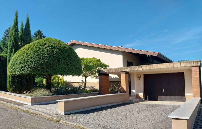 Casa unifamiliar independiente en más de 1.000 m²: tranquila, soleada, con sótano de uso versátil, cerca de Friburgo – Einfamilienhaus Kippenheim
