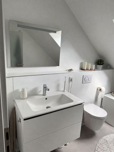 Modernes, sofort bezugsfertiges Haus in Oldenburg in Holstein – Badezimmer
