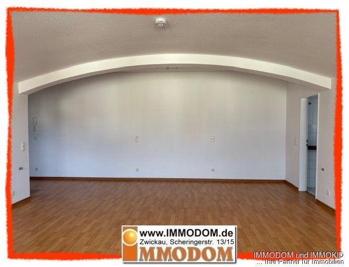 Appartement in Zwickau mit BALKON, EINBAUKÜCHE und Personenaufzug im Dachgeschoss zu vermieten! – Wohnen