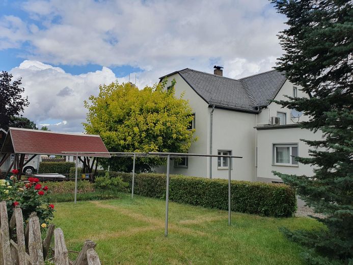 Gartenansicht mit Wäscheplatz