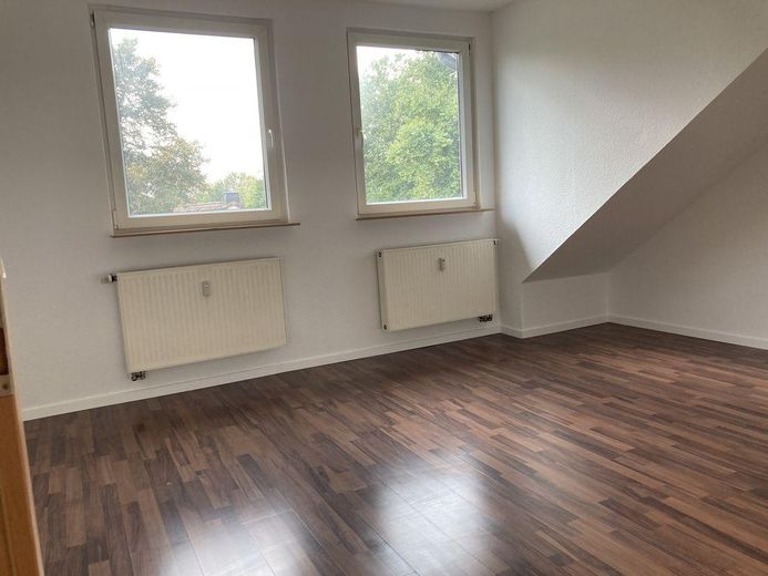 Beautiful, quietly located apartment with three rooms in Dortmund-Wambel – Wohnzimmer