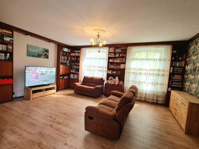Familienparadies - großzügiges EFH mit Garten – Wohnzimmer