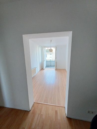 Provisionsfrei: Eigentumswohnung 2-Zimmer 5. Etage mit Balkon und Blick auf den Rathausturm Spandau – Balkonzimmer