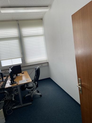 günstiger Büroraum in Gemeinschaftsbüro im Industriegebiet Leonberg an der Autobahn – Foto 31