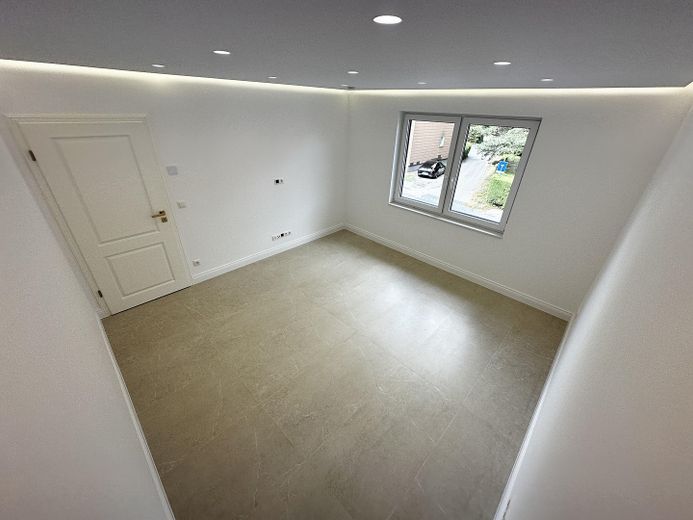 Yüksek kaliteli daire, balkon, 70 m², yeni yapı standardı, ilk kullanım, yerden ısıtma, SH – Fotoğraf 10