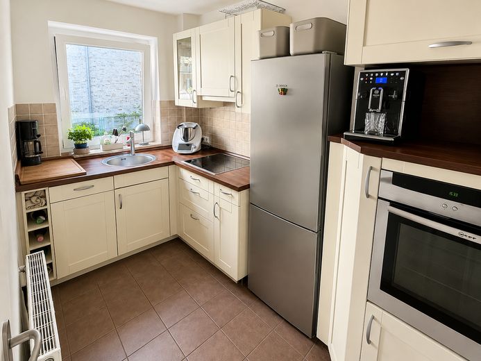Zentrale & ruhige Wohnung mit Garten mitten in Hamburg – Küche
