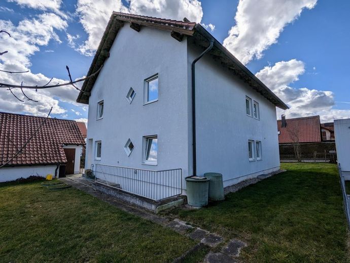 Freistehendes Ein-/Zweifamilienhaus, Lkr. Erding – Ansicht von Nord-Ost-Seite
