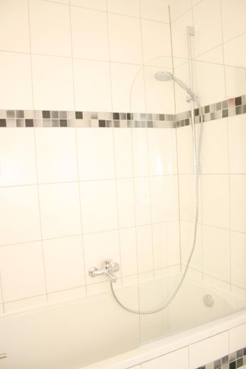 Bad mit Duschmöglichkeit